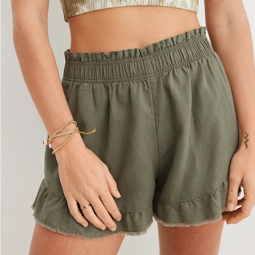 Aerie High Waisted Ruffle Short size XS linen blend pull on shorts olive green